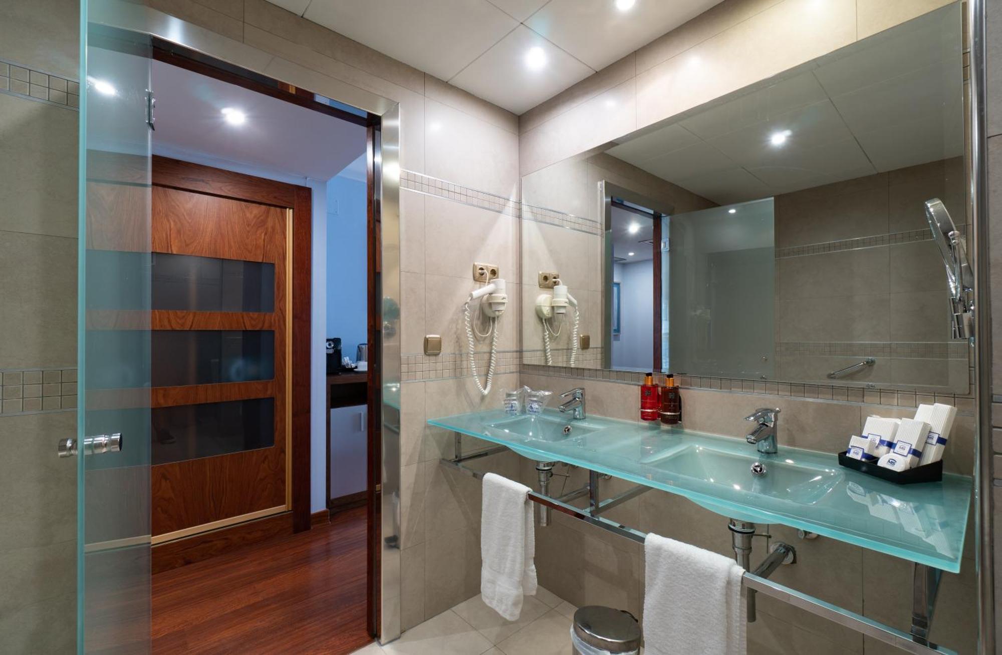 Hotel Ms Maestranza Malaga Luaran gambar