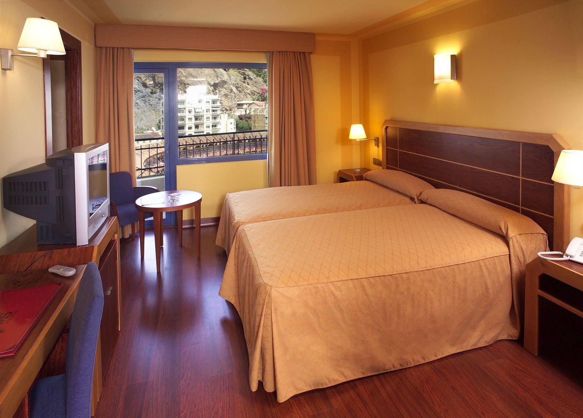Hotel Ms Maestranza Malaga Luaran gambar