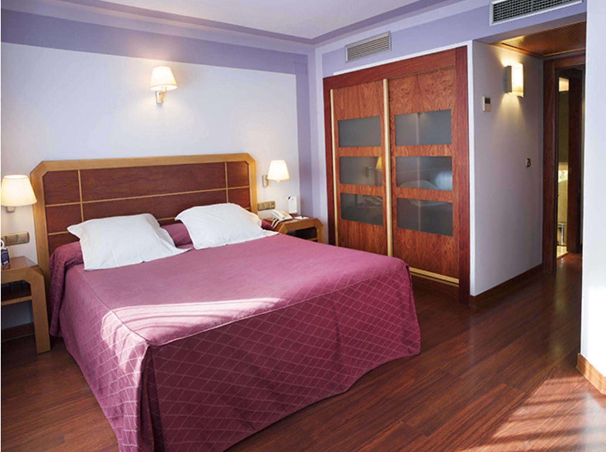 Hotel Ms Maestranza Malaga Luaran gambar